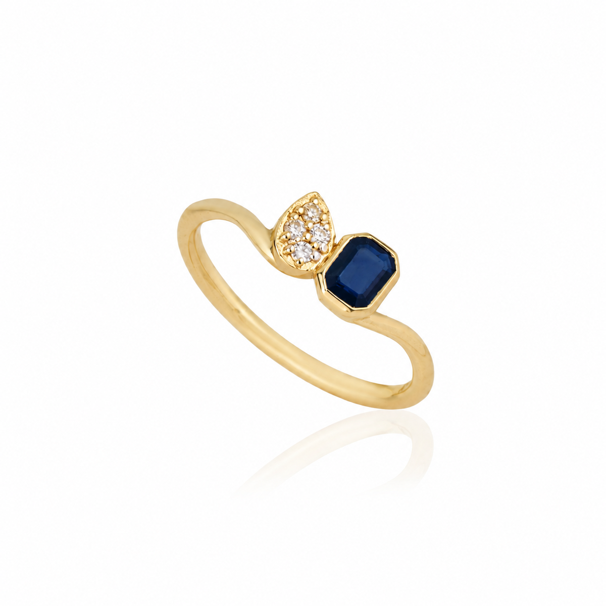 Blue Sapphire Diamond Ring