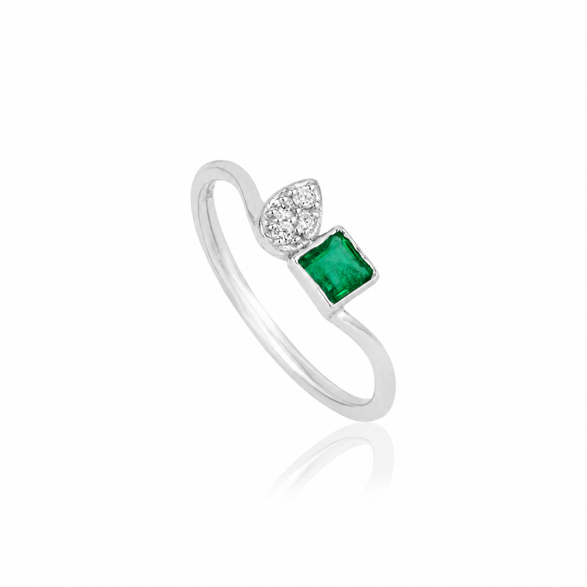 Emerald Diamond Ring