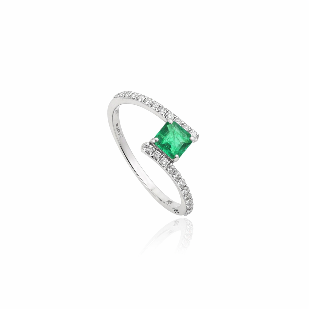 Natural Emerald Diamond Ring