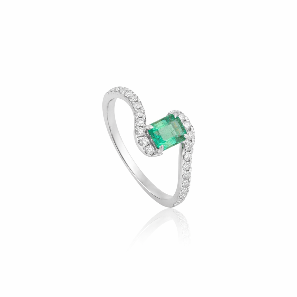 Emerald With Diamond Ring
