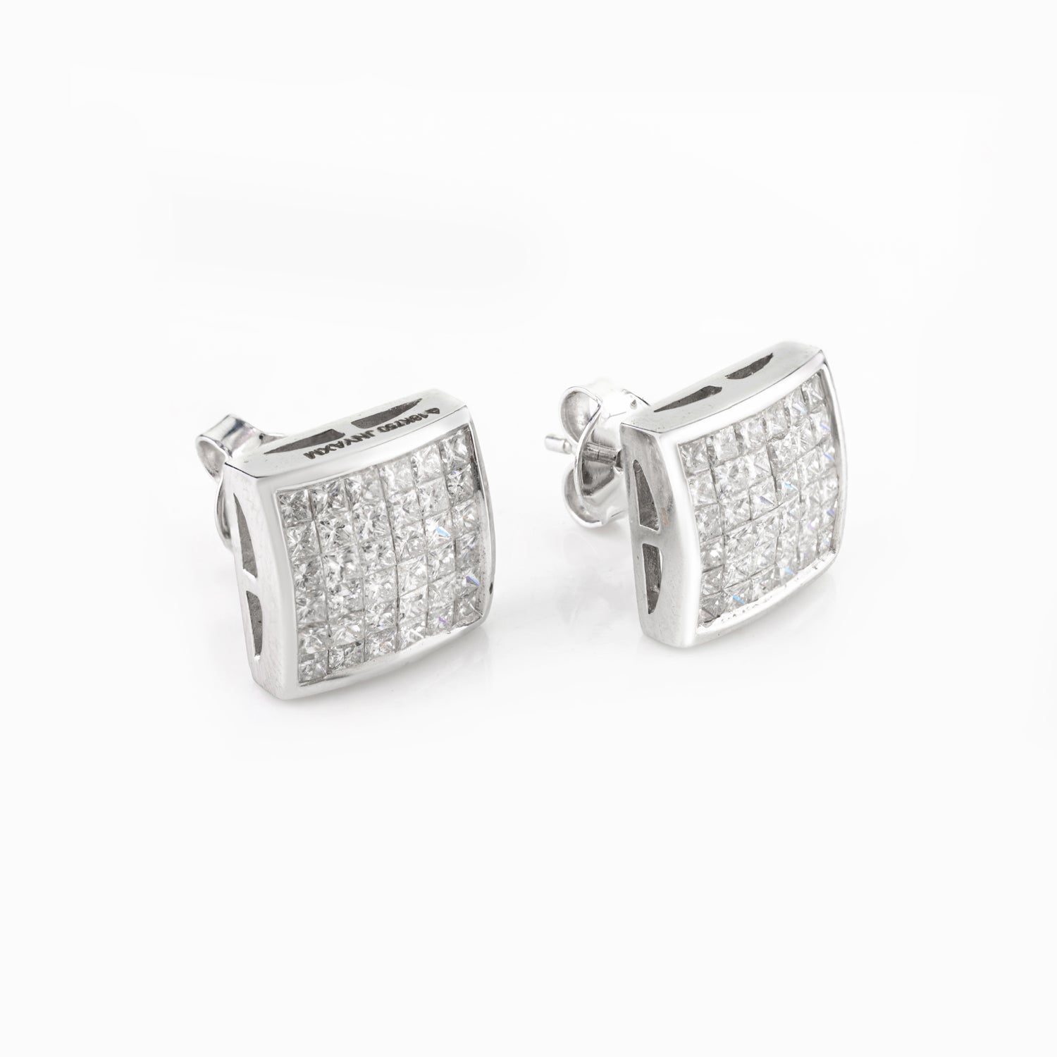 Diamond 18K Gold Stud Earring