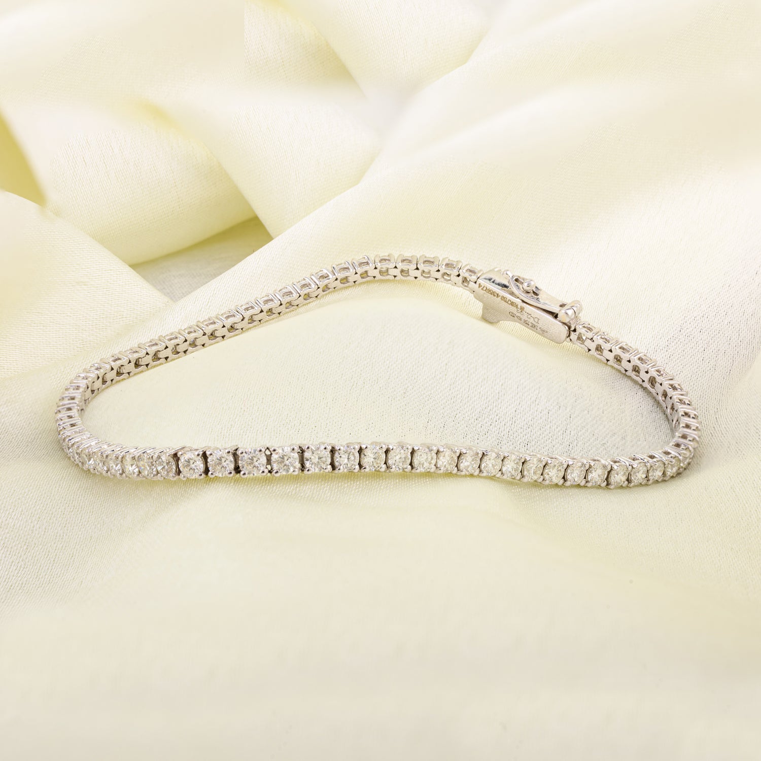18K Gold Diamond Bracelet