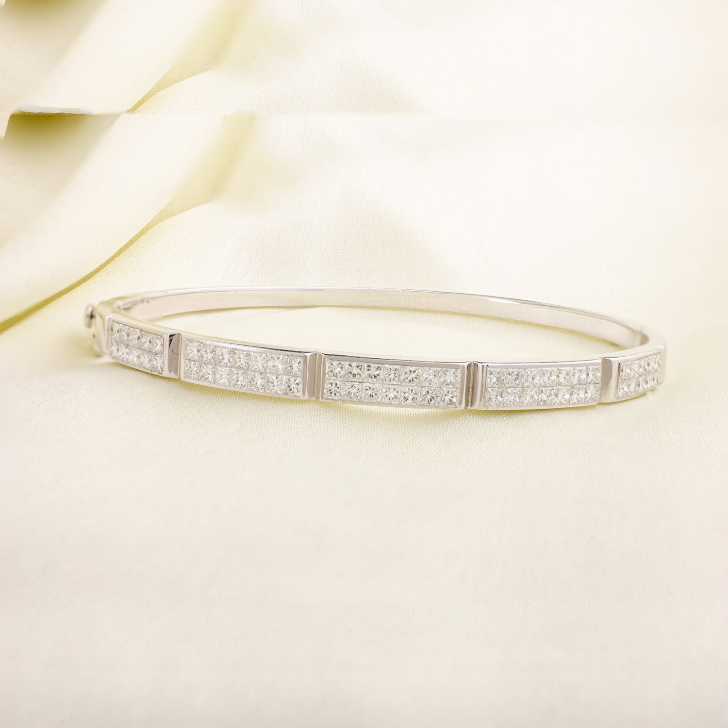 Gold 18K Gold Bangle