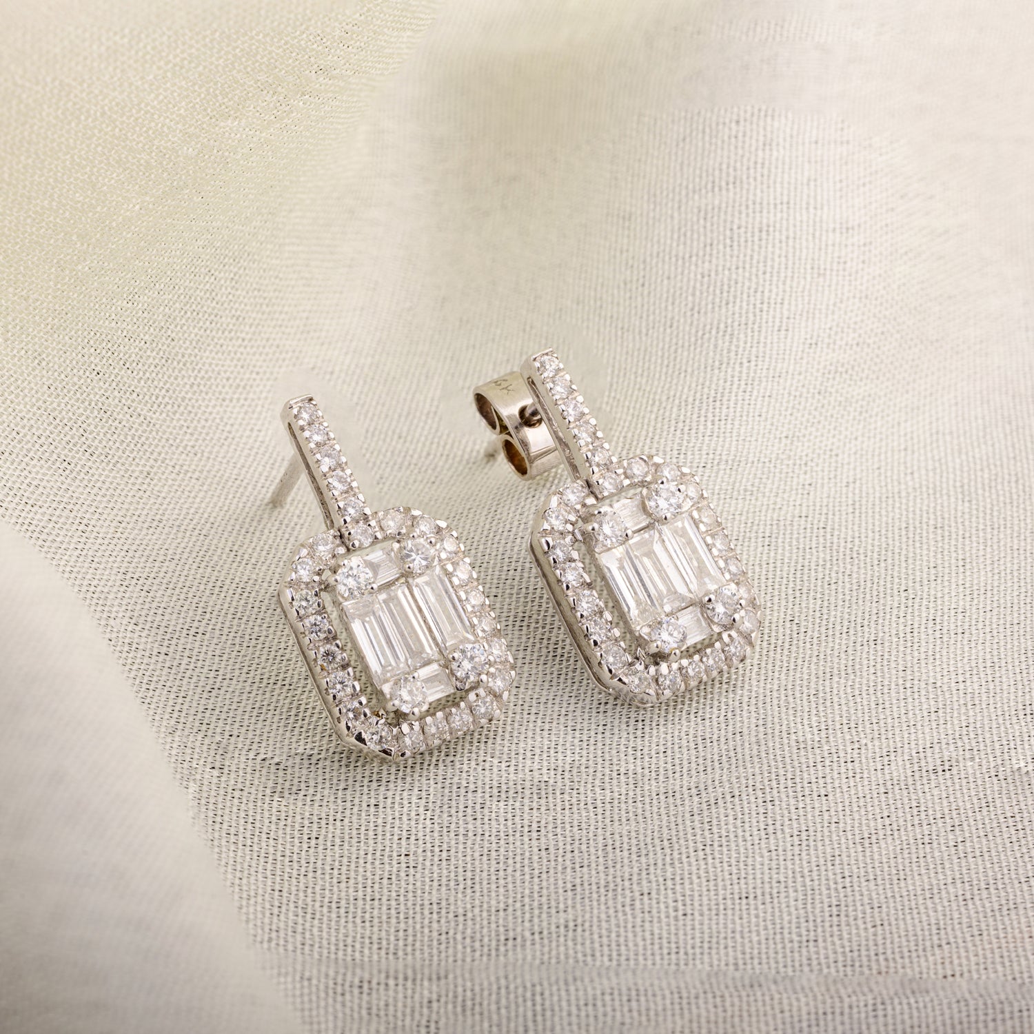 Diamond 18K Gold Earring