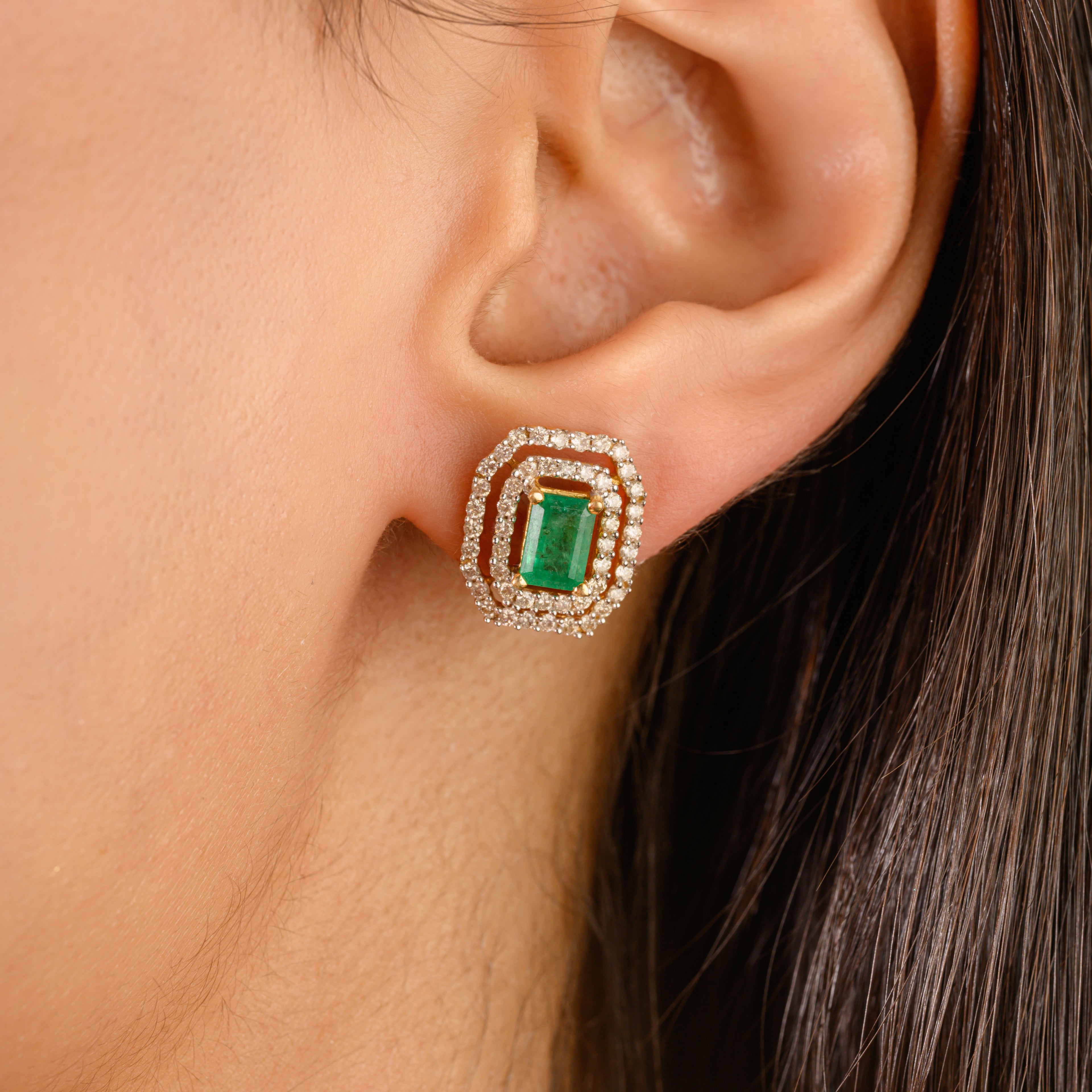 Diamond Emerald 18K Gold Stud Earring