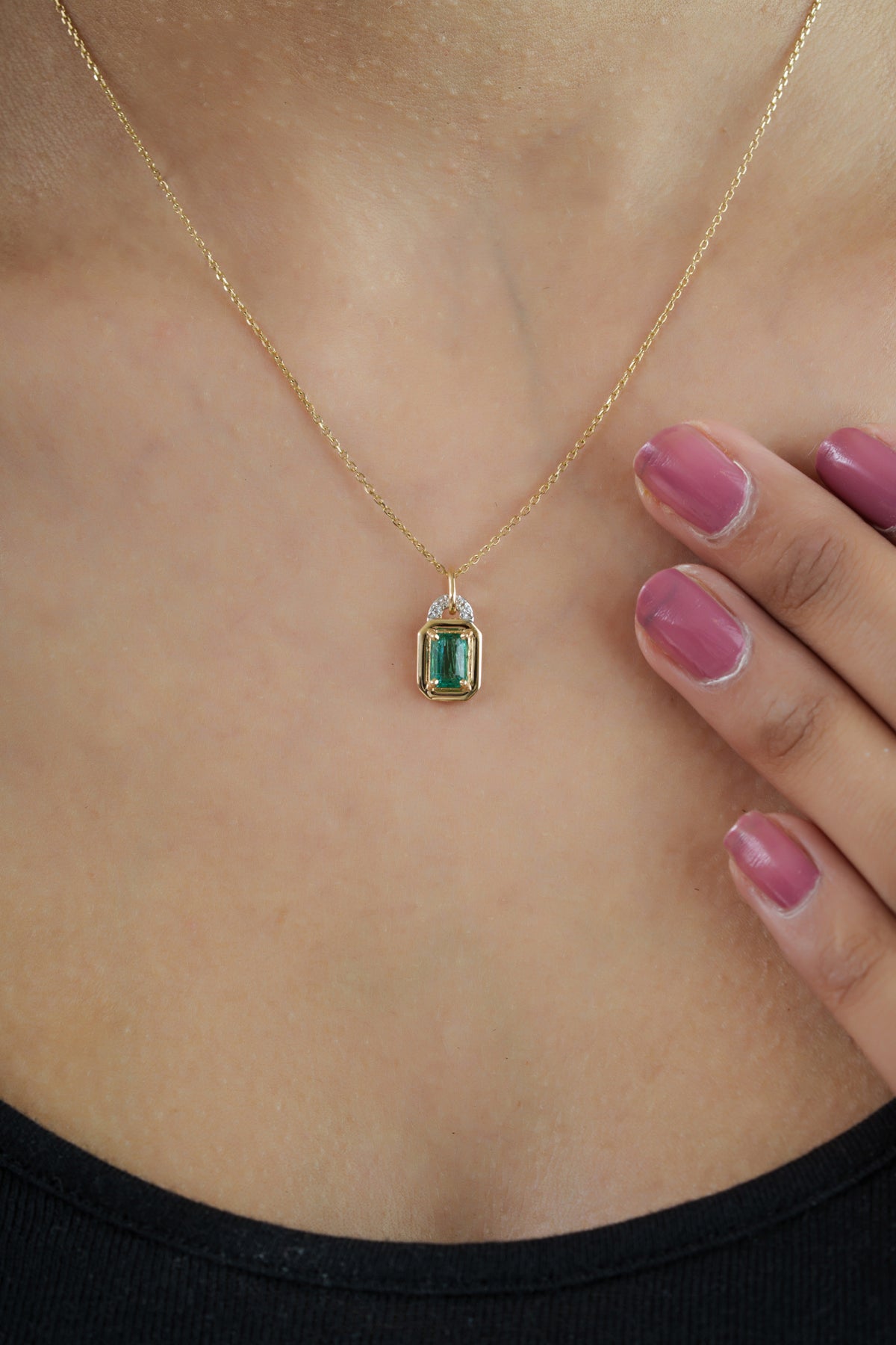 Emerald Diamond Pendant Necklace