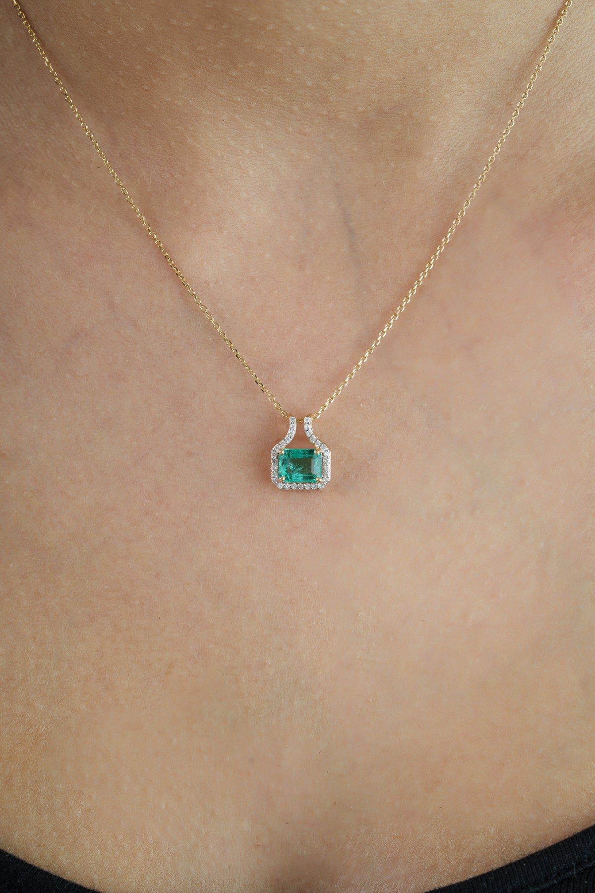 Emerald Diamond Pendant Necklace
