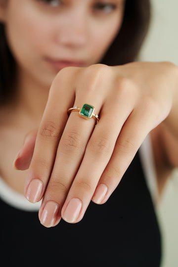 Natural Emerald Diamond Ring