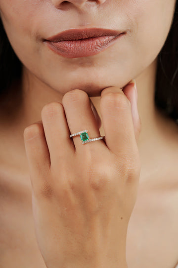 Natural Emerald Diamond Ring