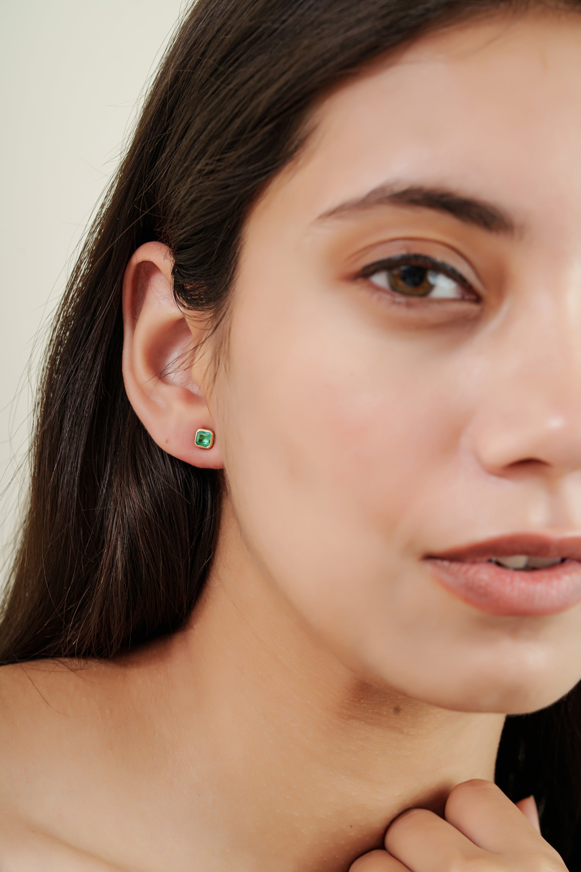 Natural Emerald Stud Earring
