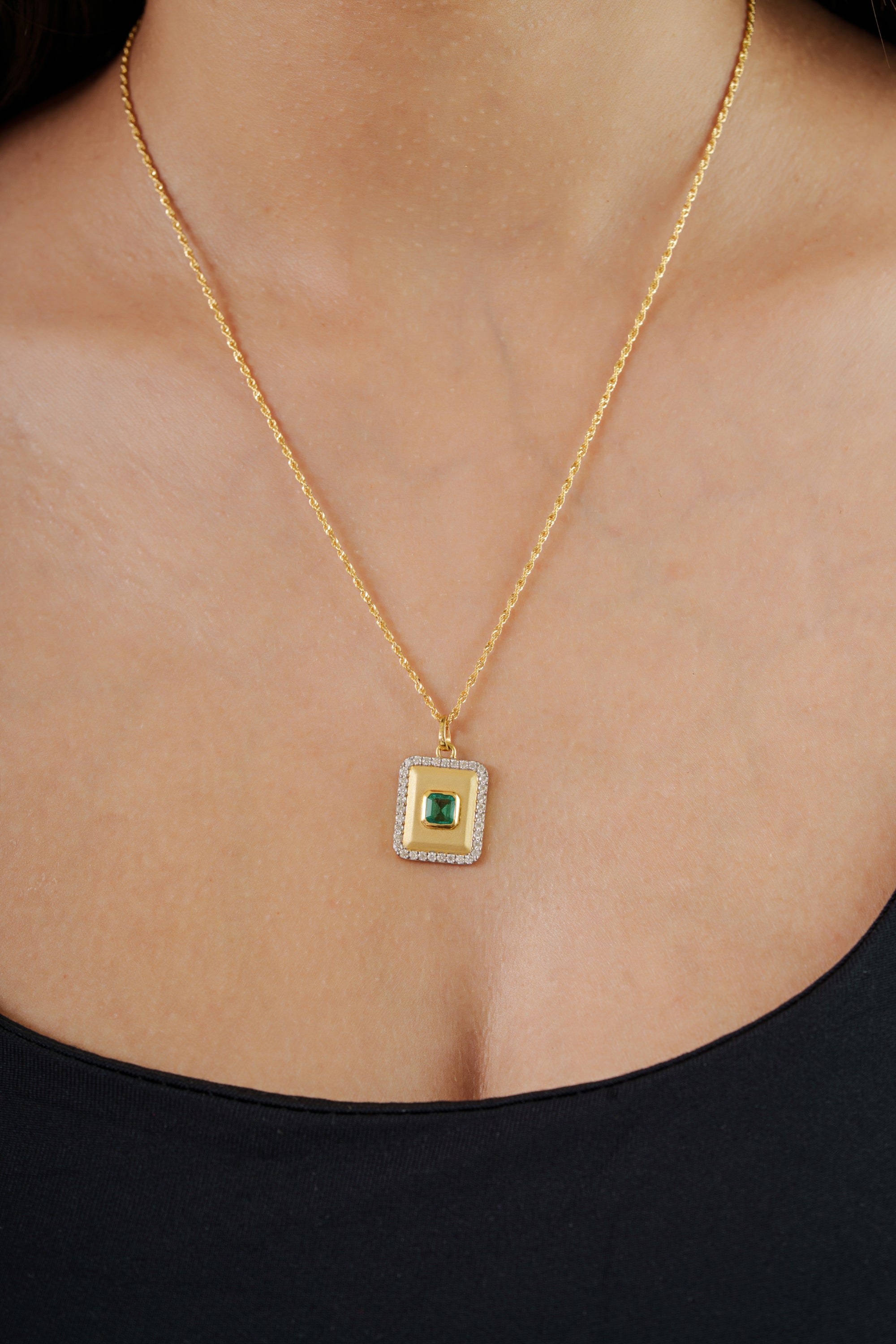 Natural Emerald Diamond Pendant Necklace