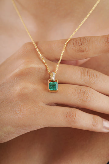 Emerald Diamond Pendant Necklace