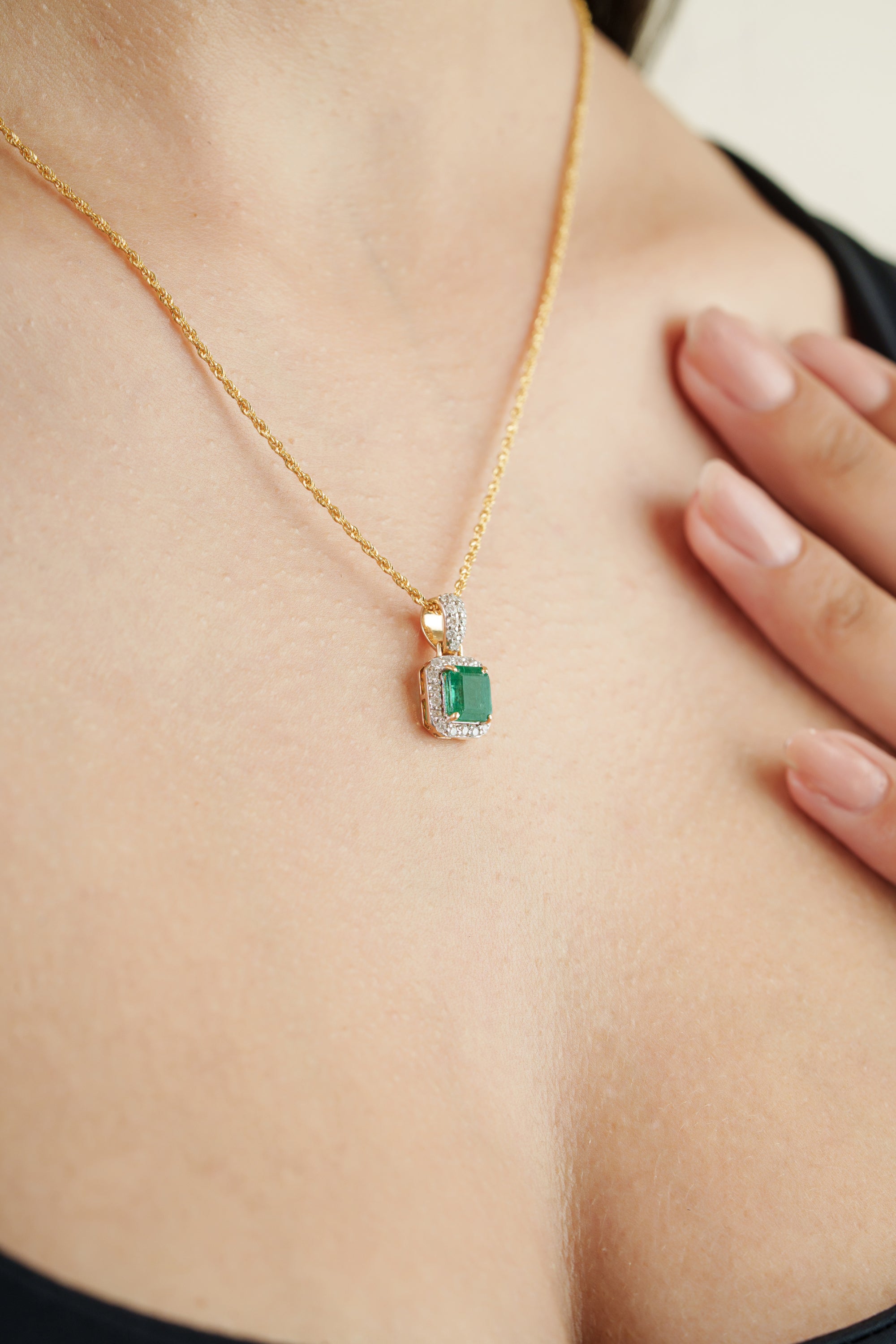 Emerald Damond Pendant Necklace