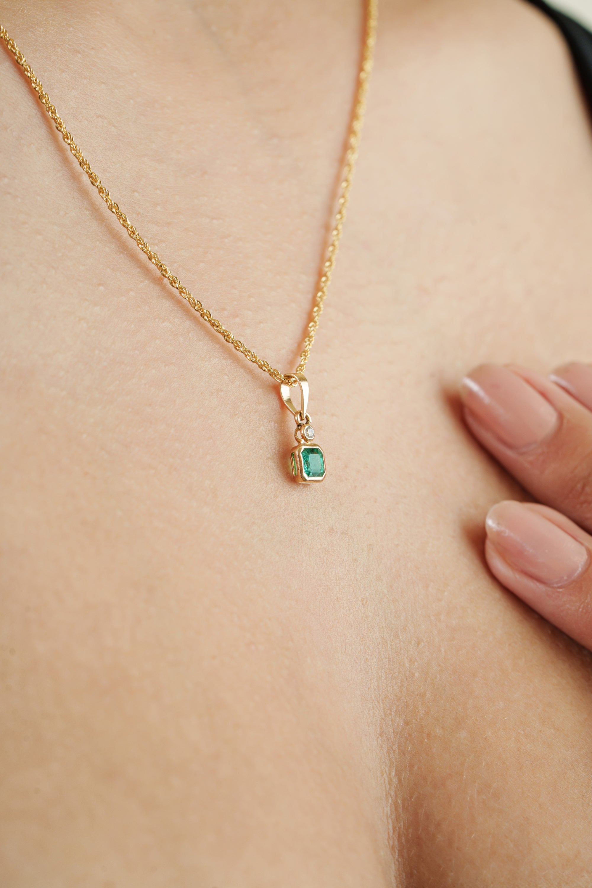 Emerald Diamond Pendant Necklace