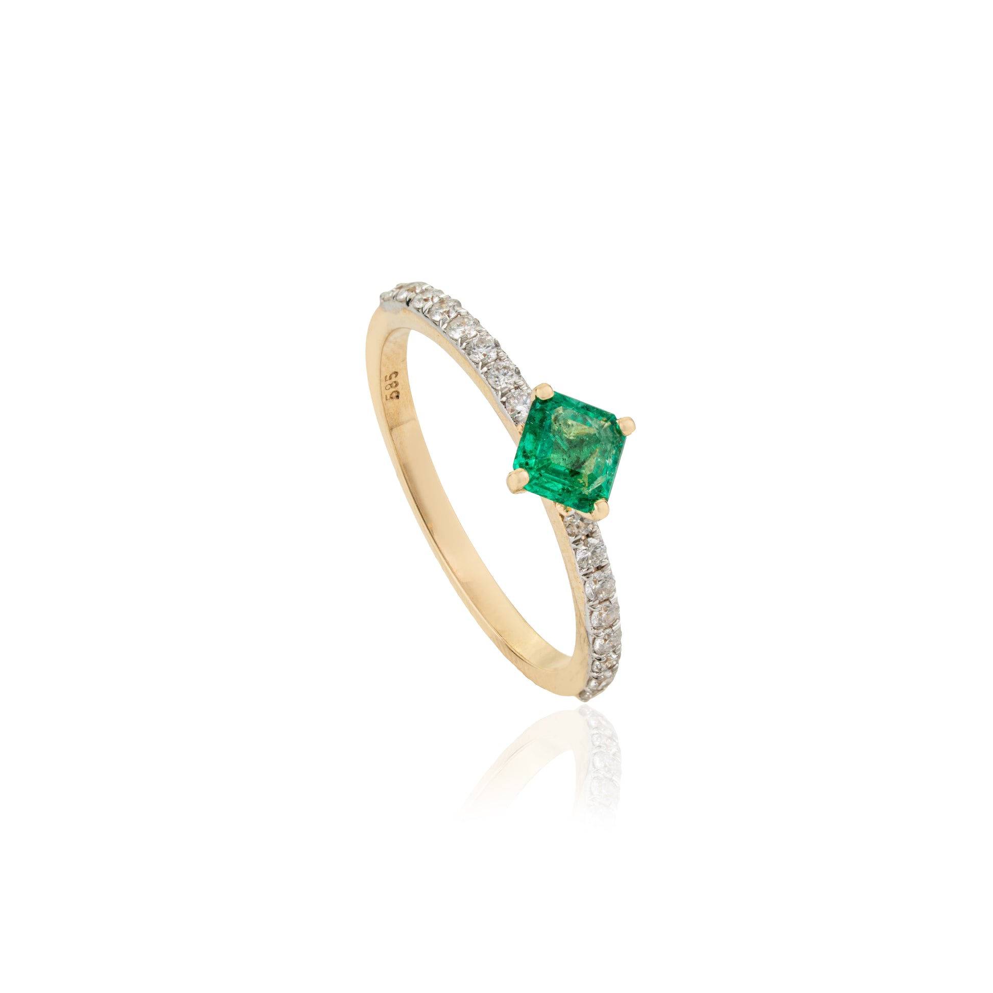 emerald diamond gold ring 