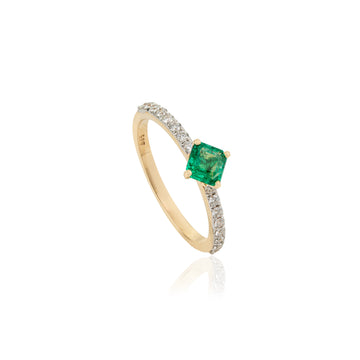 emerald diamond gold ring 