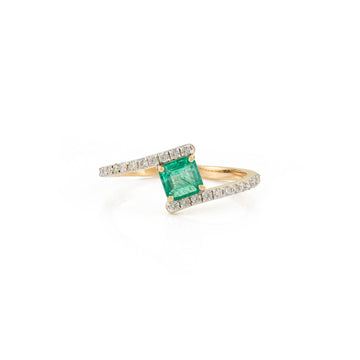 Natural Emerald Diamond Ring