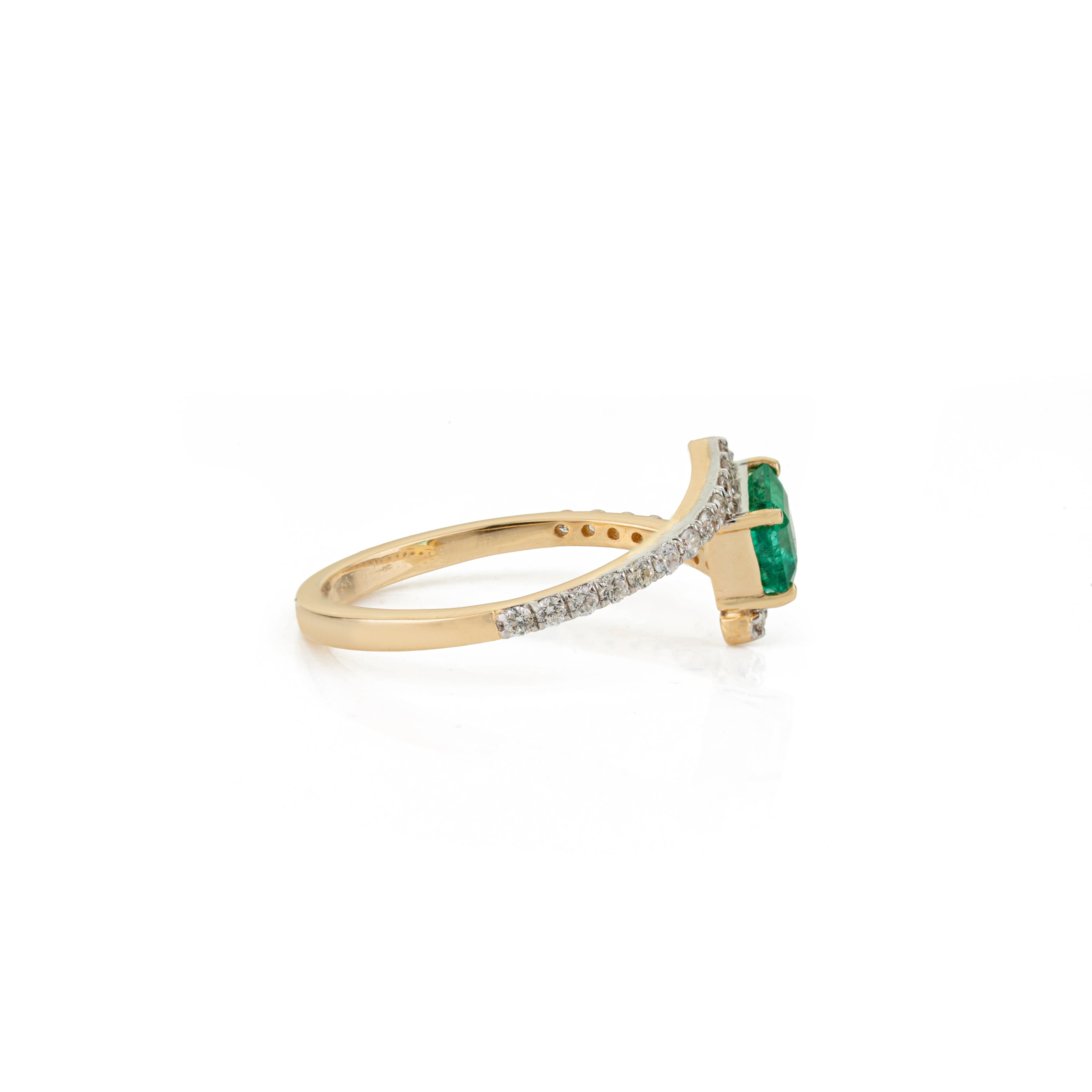 Natural Emerald Diamond Ring