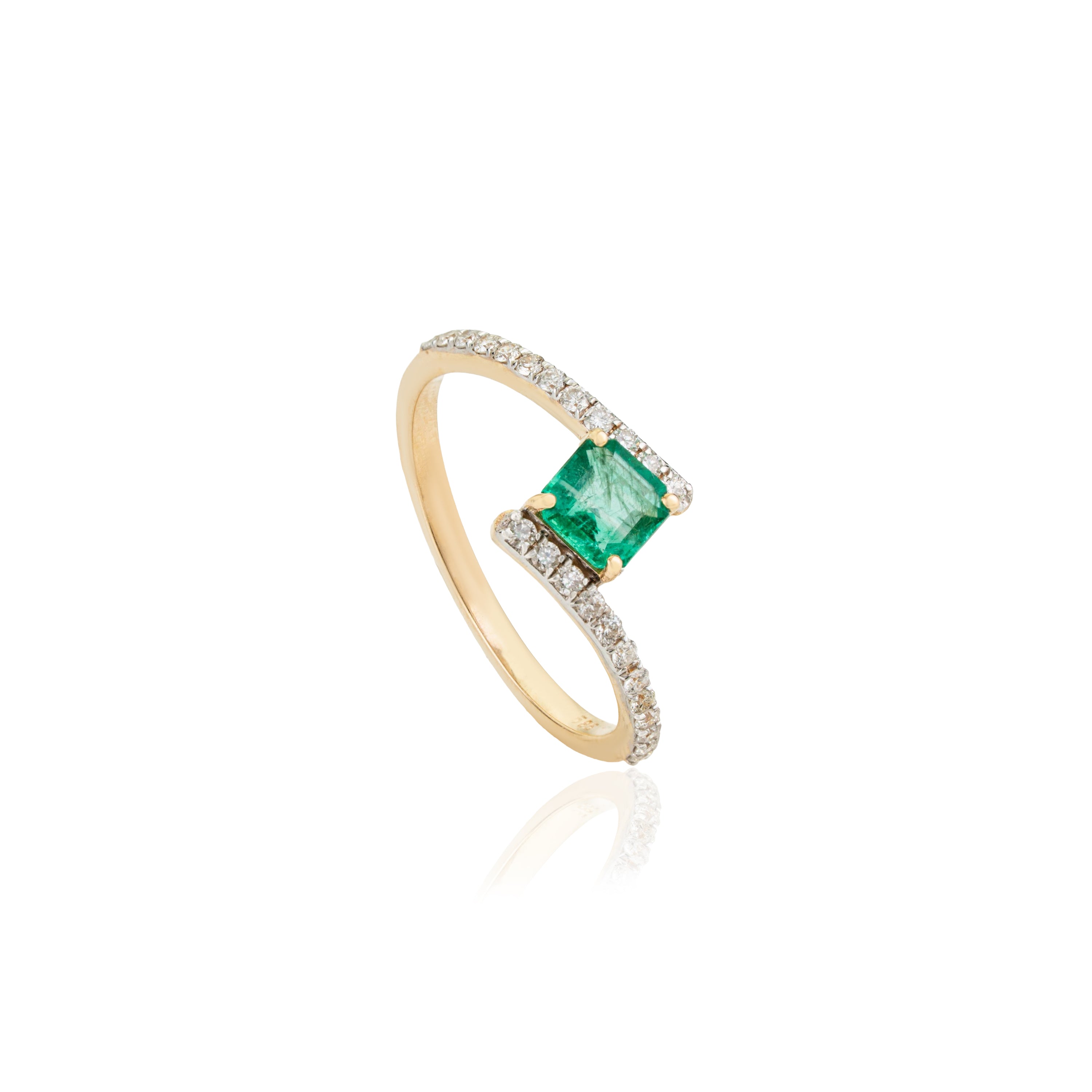 Natural Emerald Diamond Ring