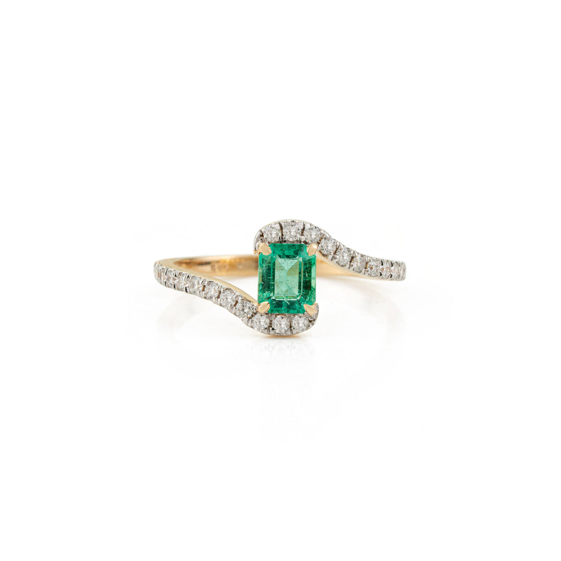 Emerald With Diamond Ring