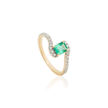 Emerald With Diamond Ring