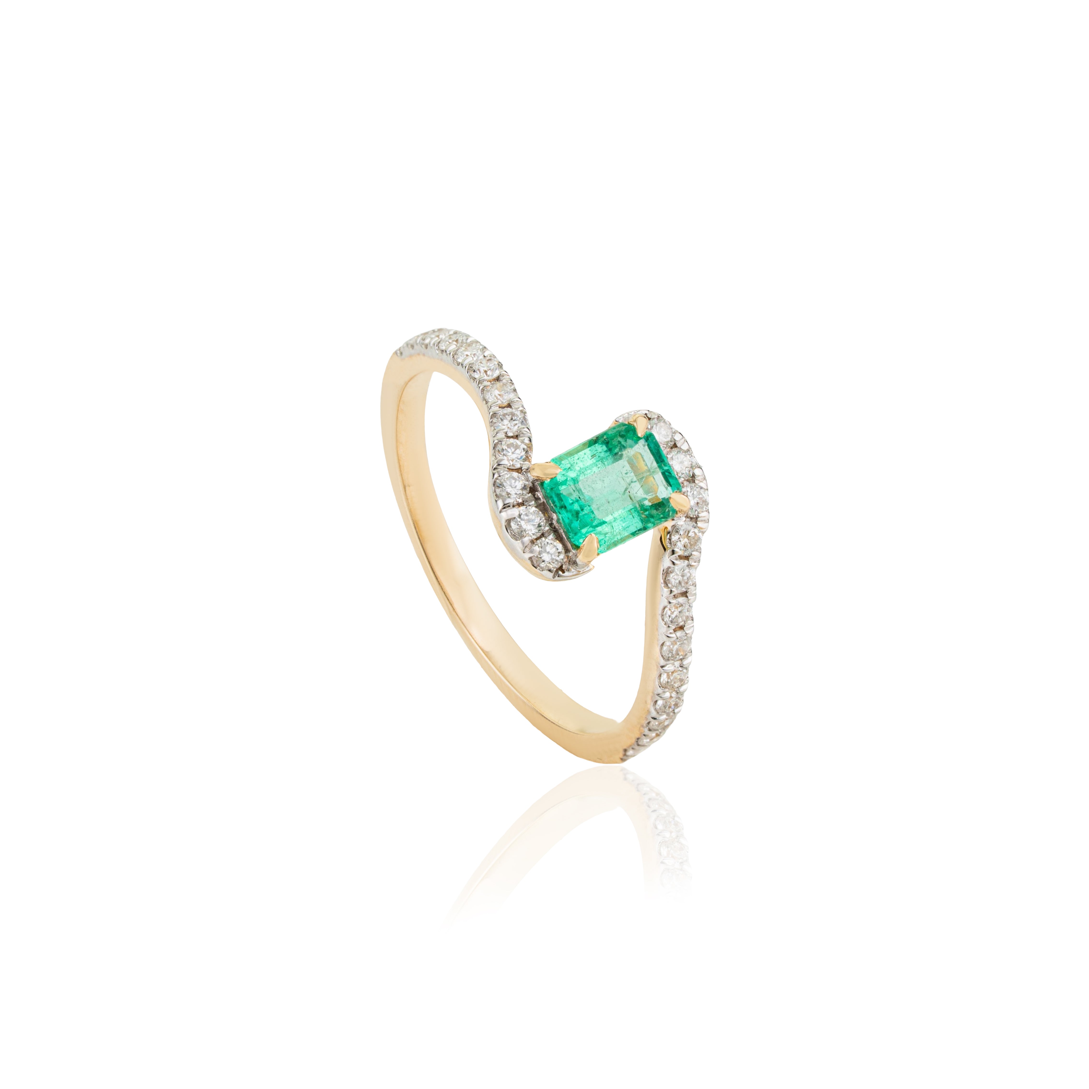Emerald With Diamond Ring