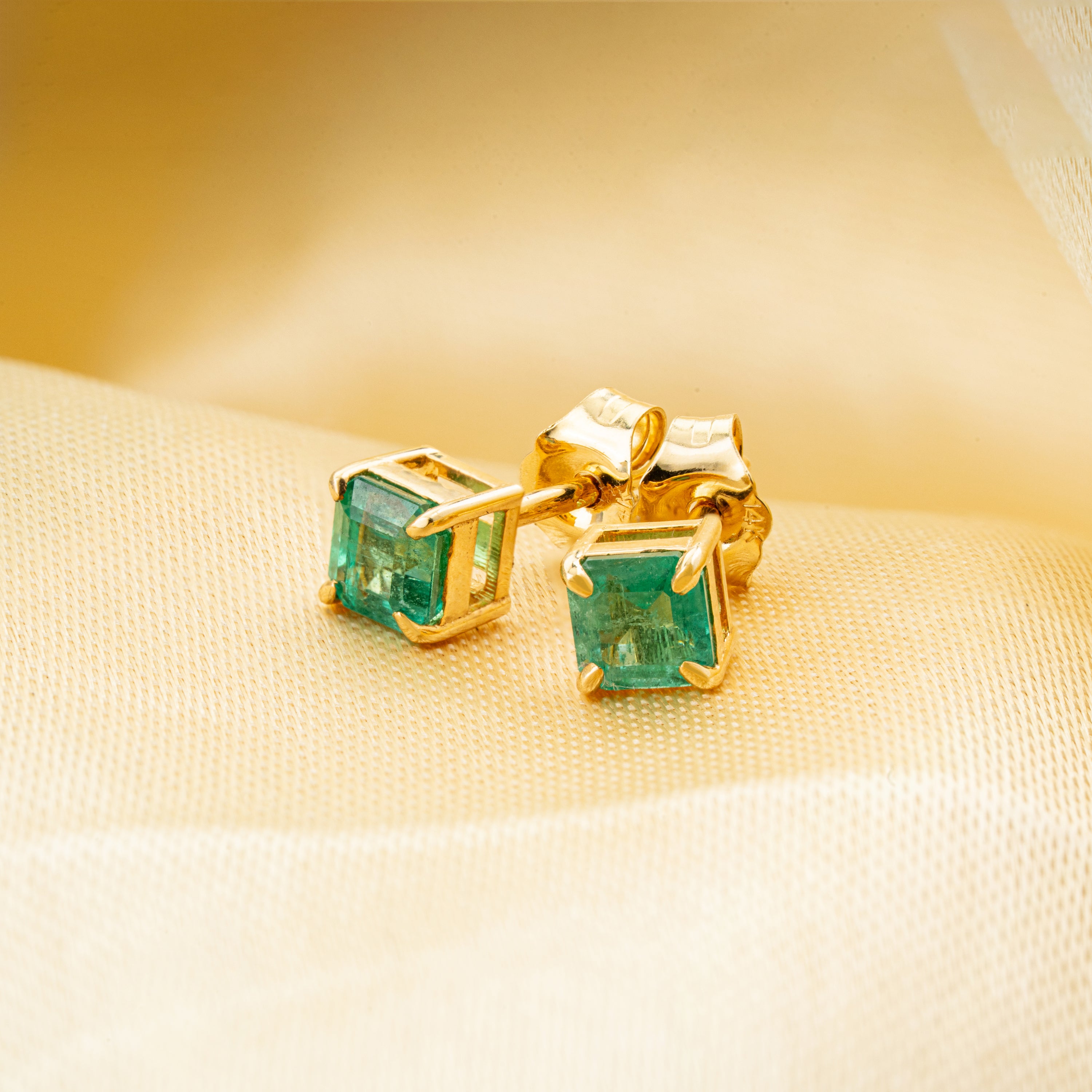 Natural Emerald Stud Earring
