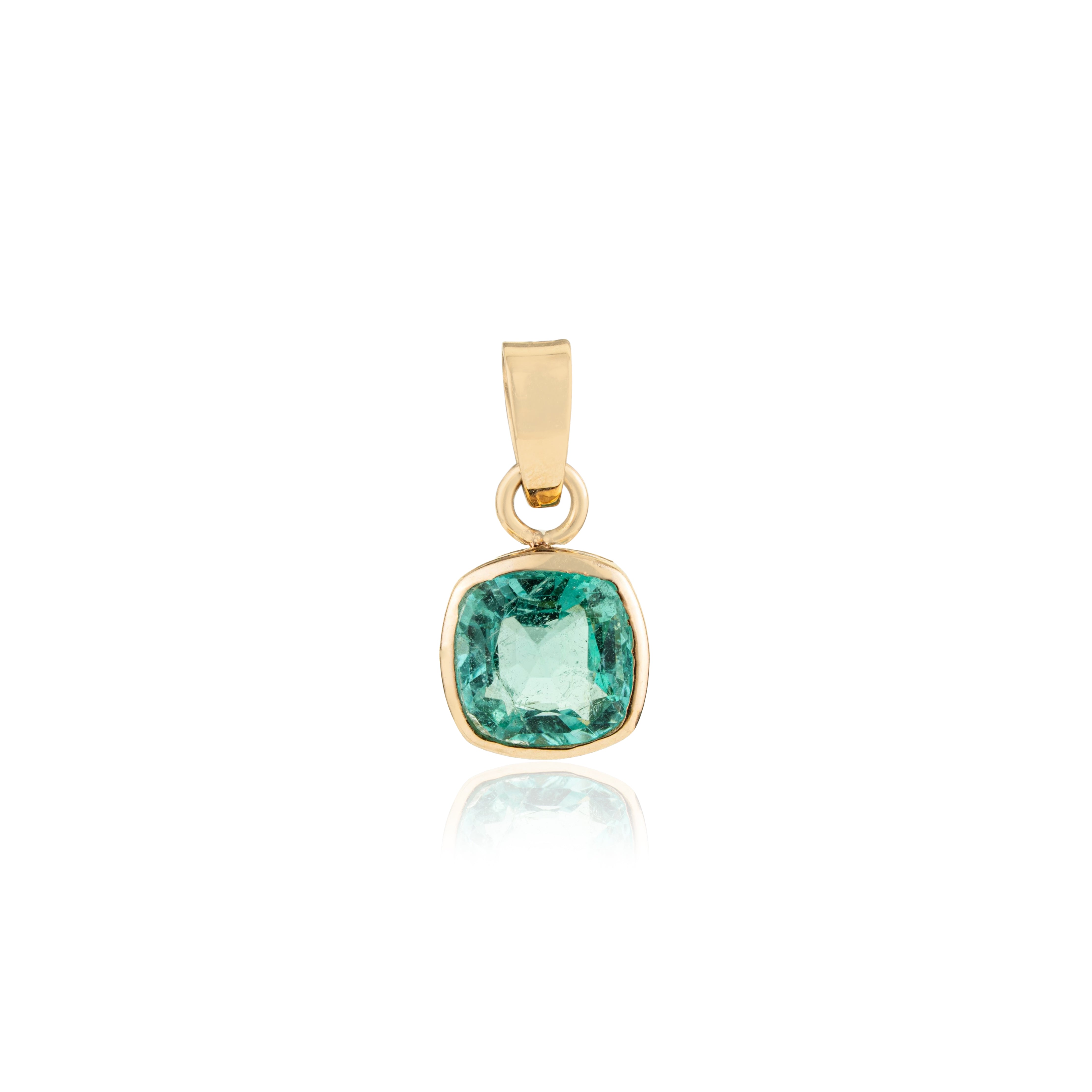 Cushion Cut Emerald Pendnat