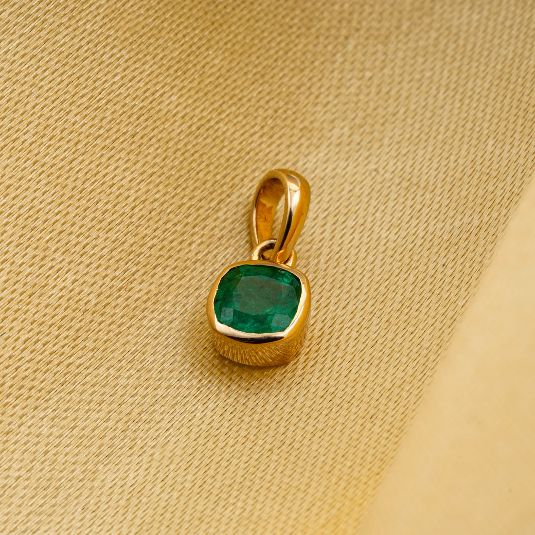 Natural Emerald Pendant Necklace
