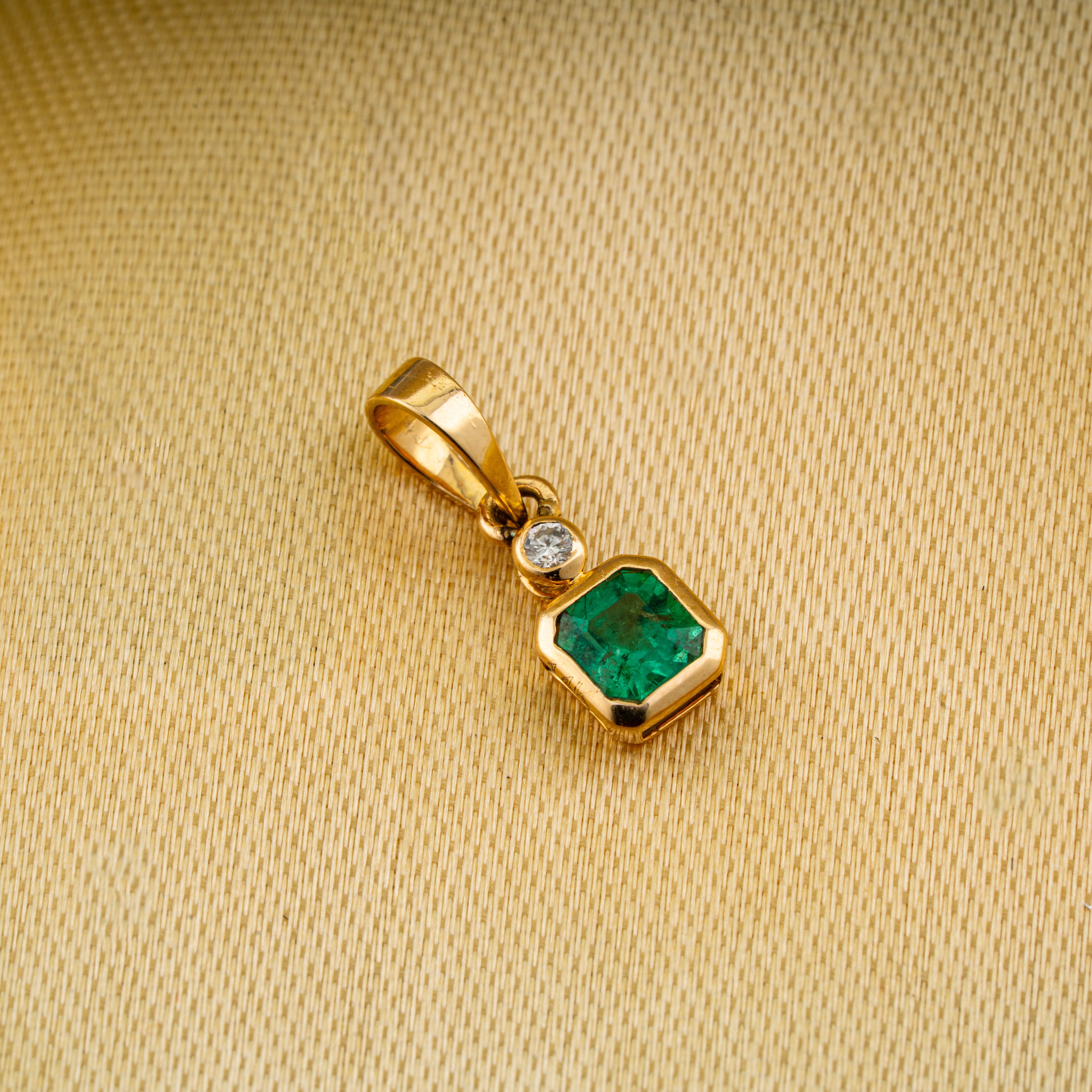 Emerald Diamond Pendant Necklace