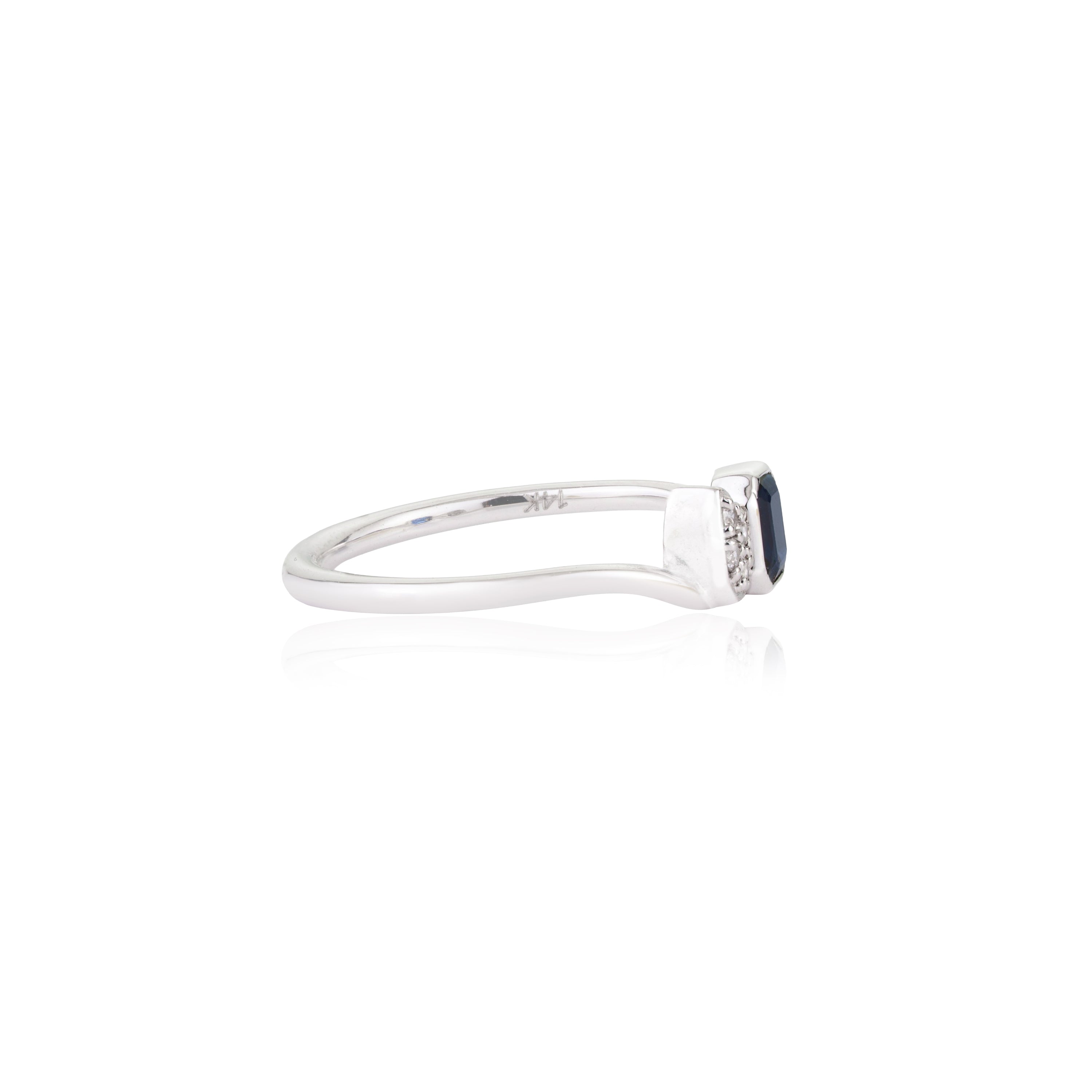 Blue Sapphire Diamond Ring