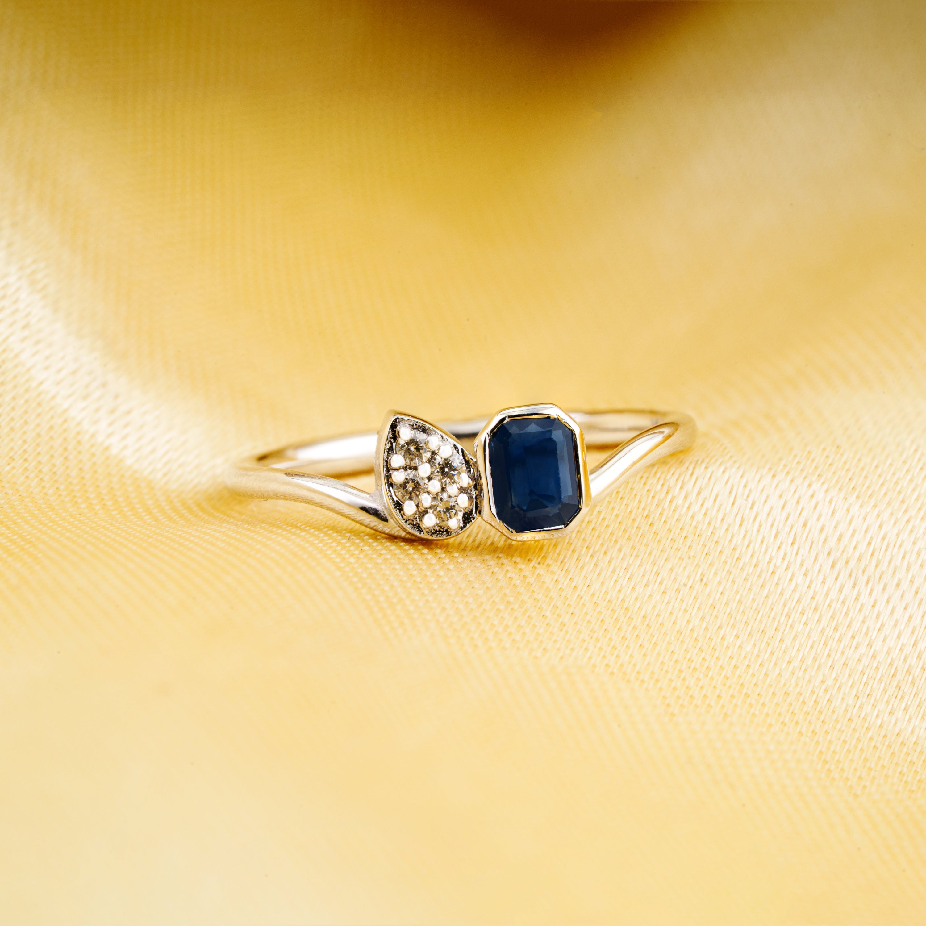 Blue Sapphire Diamond Ring