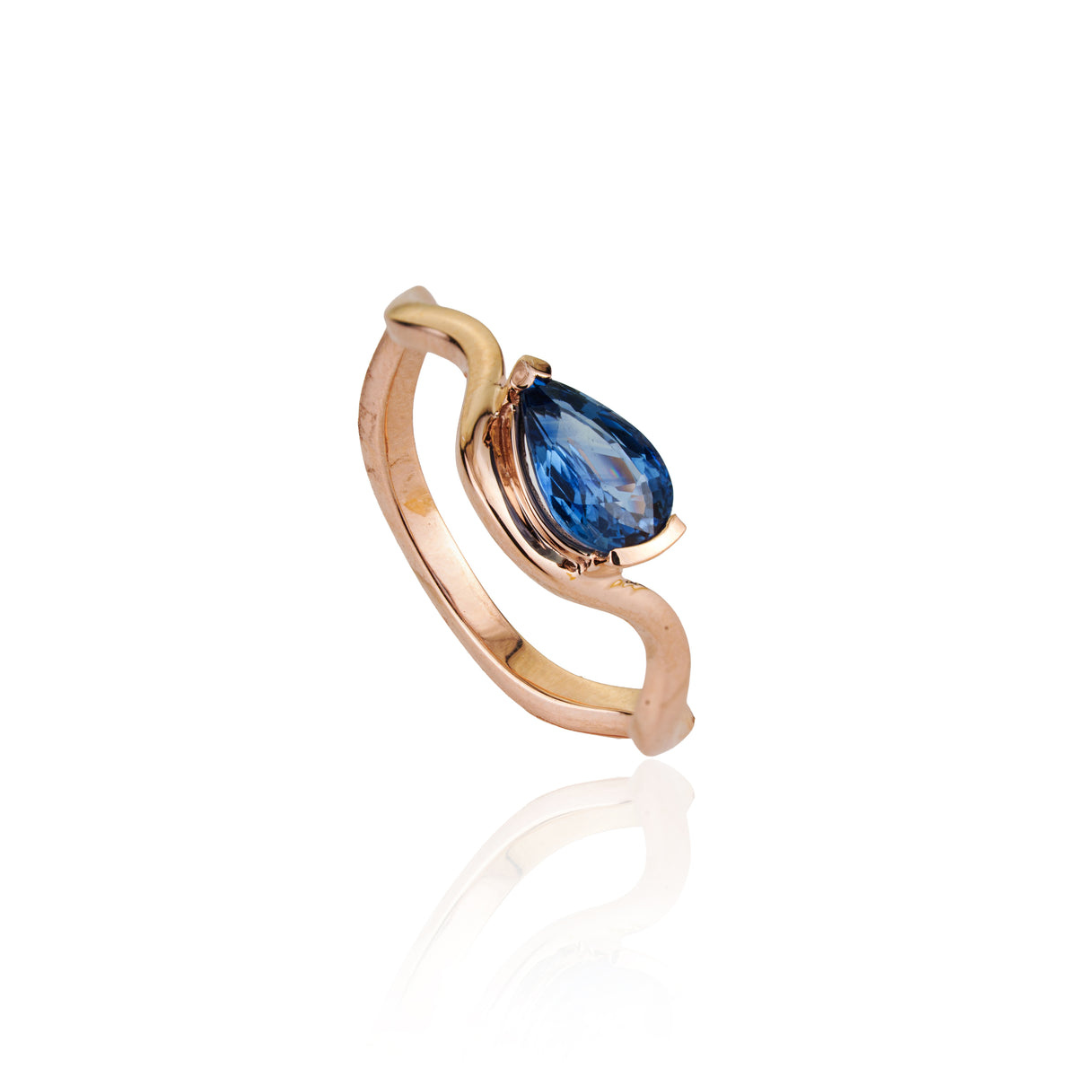 Blue Sapphire Twist Gold Ring