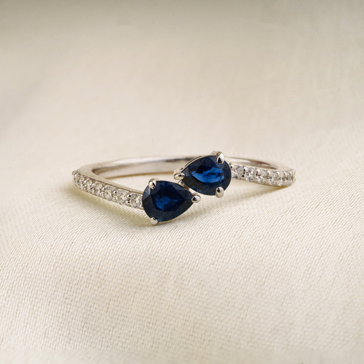 Blue Sapphire Toi et Moi Ring