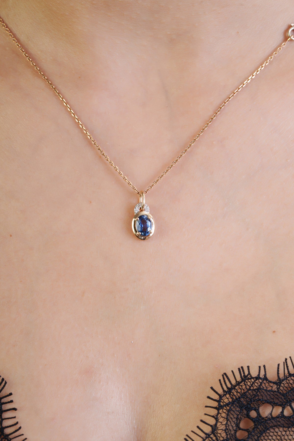 Oval Blue Sapphire Diamond Pendant