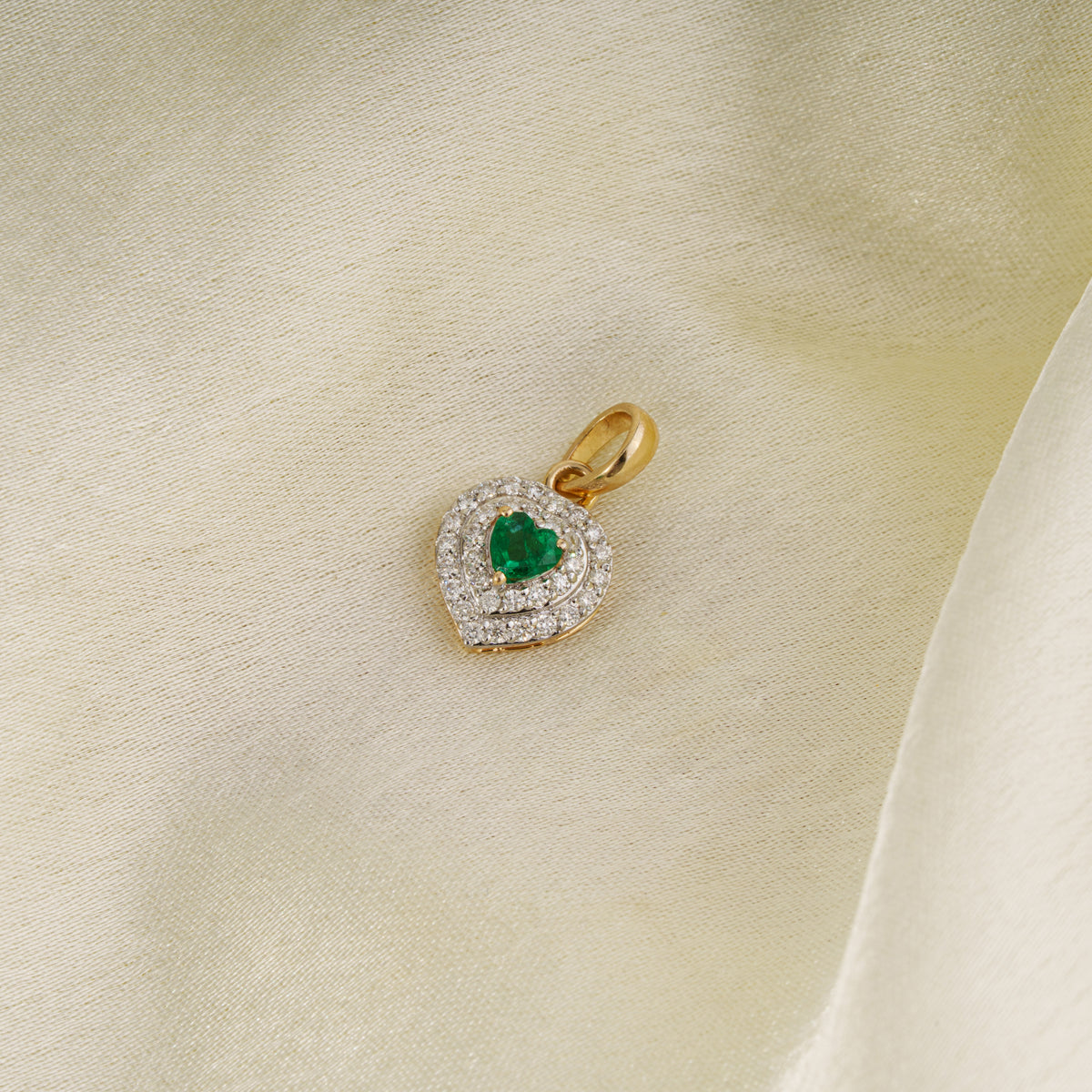 Emerald Heart Pendant with Diamond