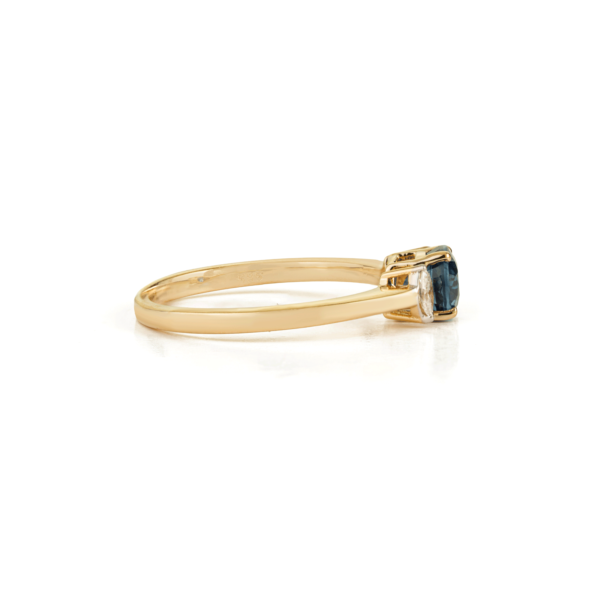 Blue Sapphire Diamond Ring