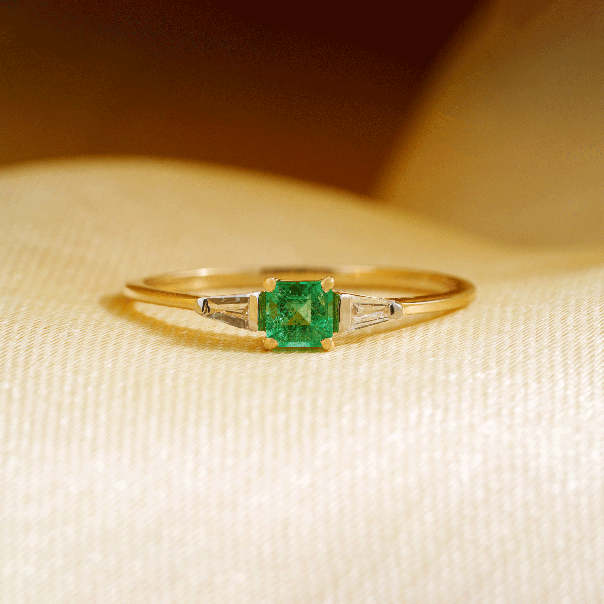 Emerald & Diamond Ring