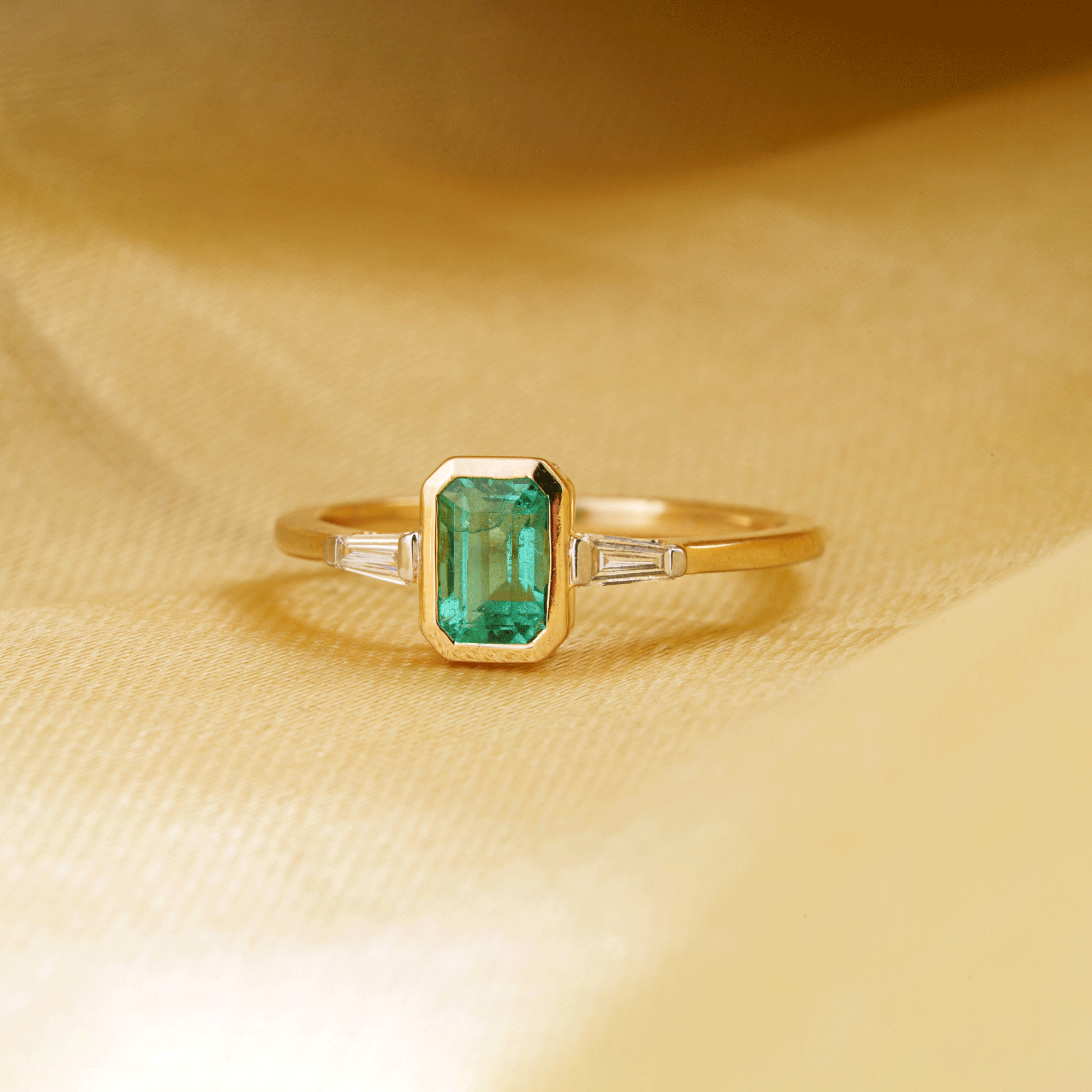 Emerald & Diamond Ring