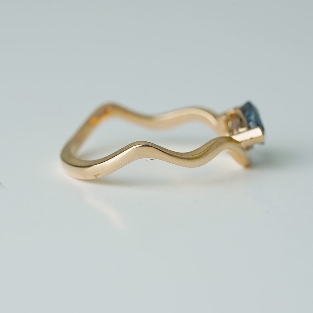 Blue Sapphire Twist Gold Ring