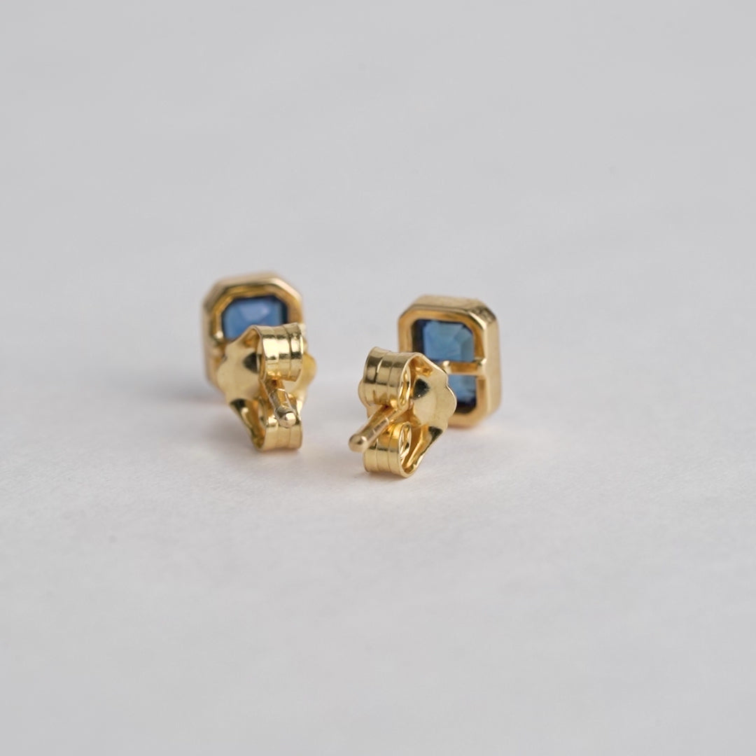 Blue Sapphire Stud Earring